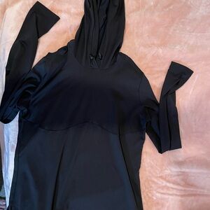 alo black  Hooded Long Sleeve Top